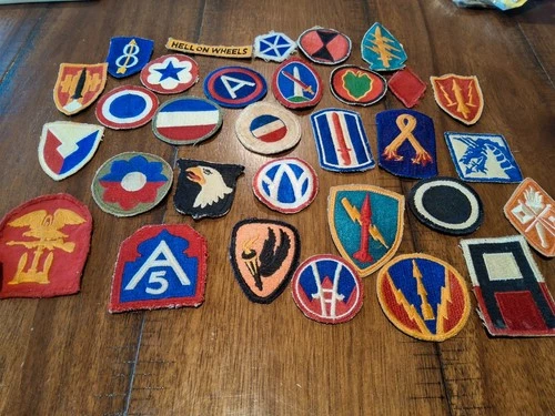 LOT OF 31 WW2 WWII MILITARY PATCHES NICE ORIGINAL COLLECTION
