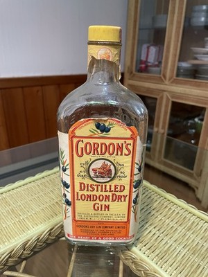 Vintage Gordon s Distilled London Dry Gin Bottle 4/5 Quart 90 Proof Paper Label
