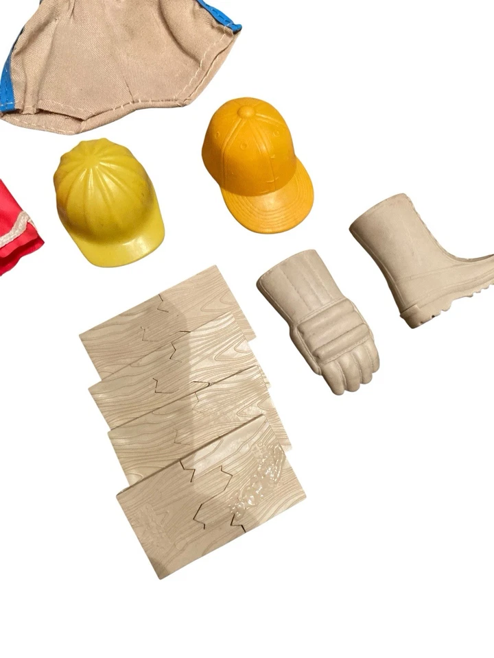 Vintage Mattel Big Jim Action Figure Accessories Mixed Lot and Clothes - Image 3 of 4