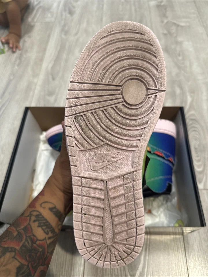 Air Jordan 1 Retro OG High x J Balvin Tie Dye Talla 9.5 Foto 4 de 4