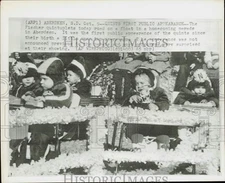 1965 Press Photo Fischer quints ride in Aberdeen, South Dakota homecoming parade