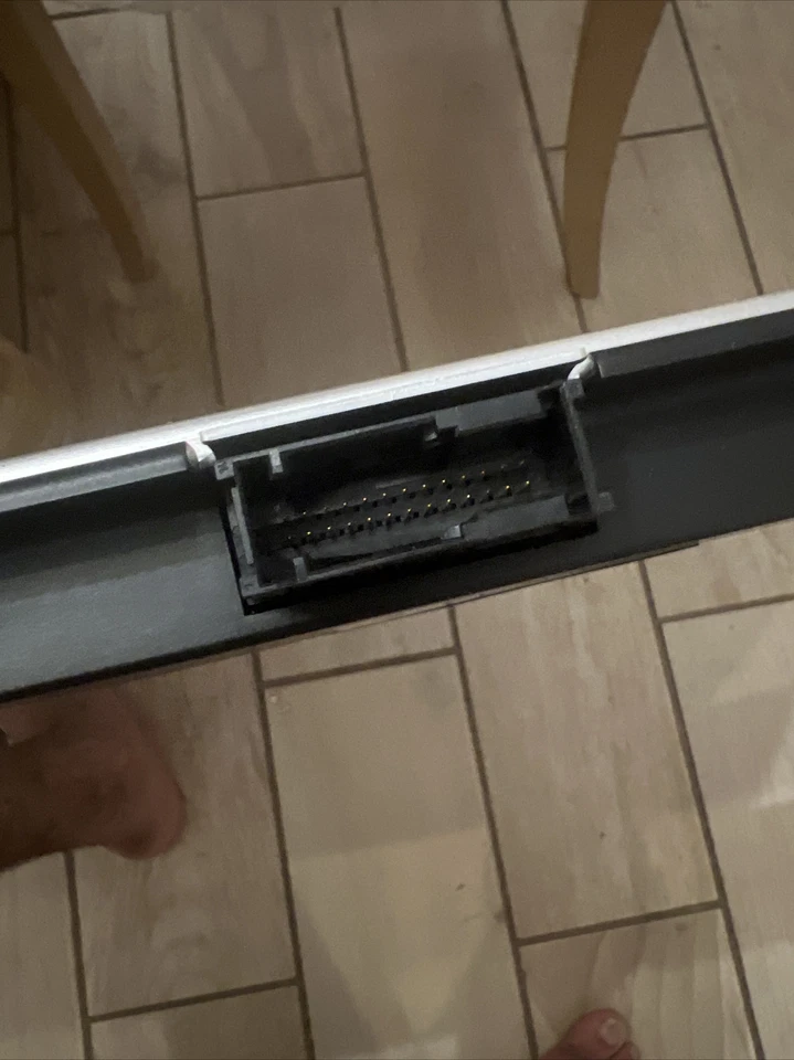 07-10 BMW E92 E93 328i 335d AHL FRM II 2 reposapiés módulo de control de luz OEM Foto 3 de 4