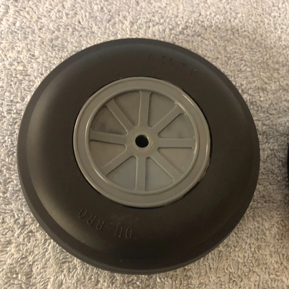 2ea DU-BRO Large Scale Treaded Wheel 4-1/2 inch DUB450TV - Image 4 of 4