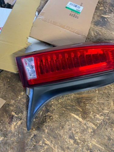 2012 Cadillac CTS Coupe OEM Driver Left Tail Light Lamp Assembly LH 2011 2015 - Picture 4 of 8