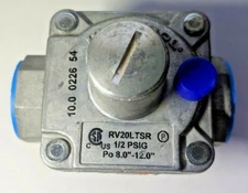 MAXITROL Gas Regulator RV20L 3/8" inlet 3/8" outlet Propane 8.0-12" LP pressure