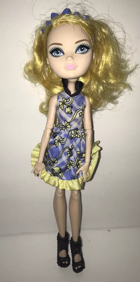 Boneca Ever After High Picnic Blondie Lockes - R$ 99,90