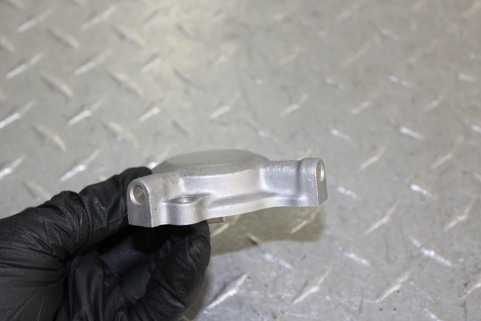 2004 YAMAHA YZ250F ENGINE OIL PUMP FILTER COVER 5BE-13447-10-00 - Imagem 4 de 4