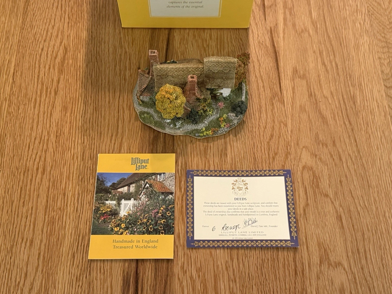 Lilliput Lane Orchard Farm Cottage Ornament Figurine 670 With Deeds & Box 2