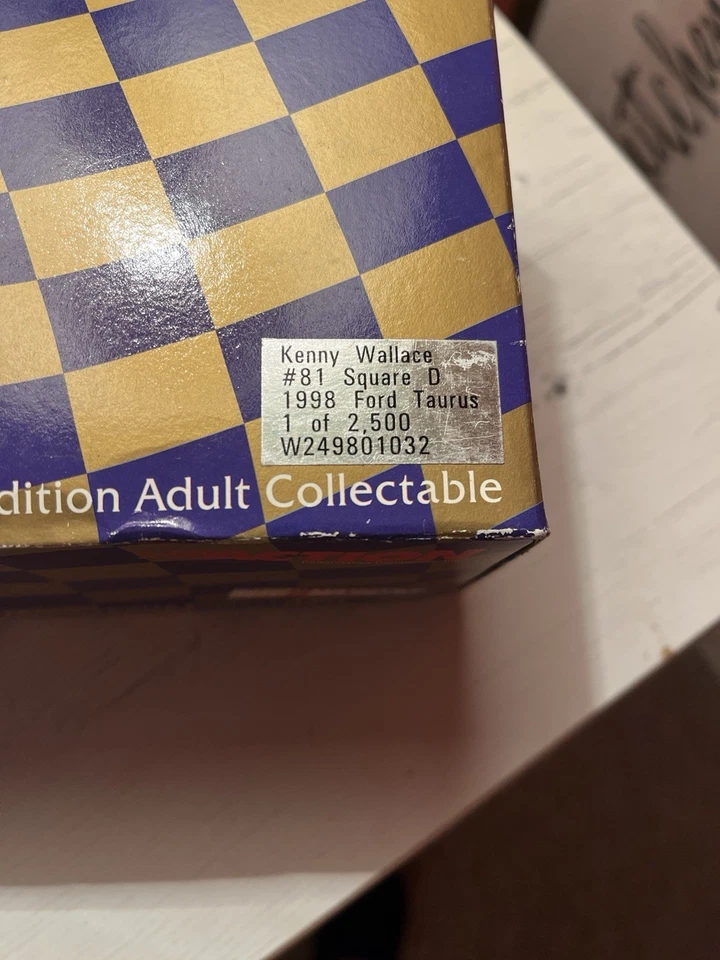 Kenny Wallace #81 Square D 1998 Ford Taurus 1/24 Action Platinum Series  Foto 4 de 4