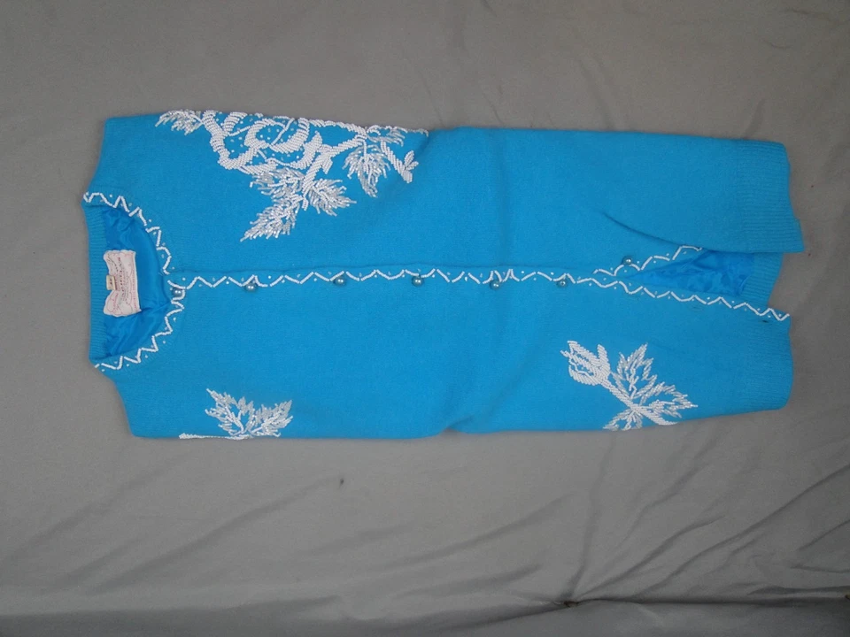 Vintage Harilela's Lambswool Aqua Blue Hand Beaded Cardigan with Original Box - Image 4 of 4