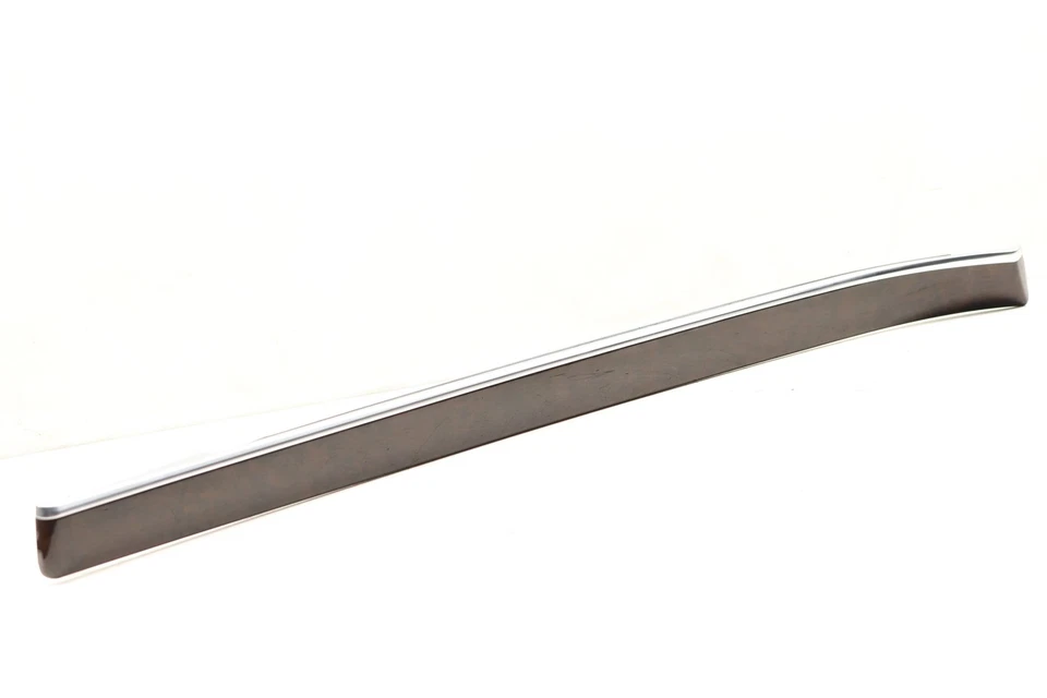 Mercedes-Benz Maybach S550 2017 - moldura de puerta delantera derecha (superior) Foto 2 de 4