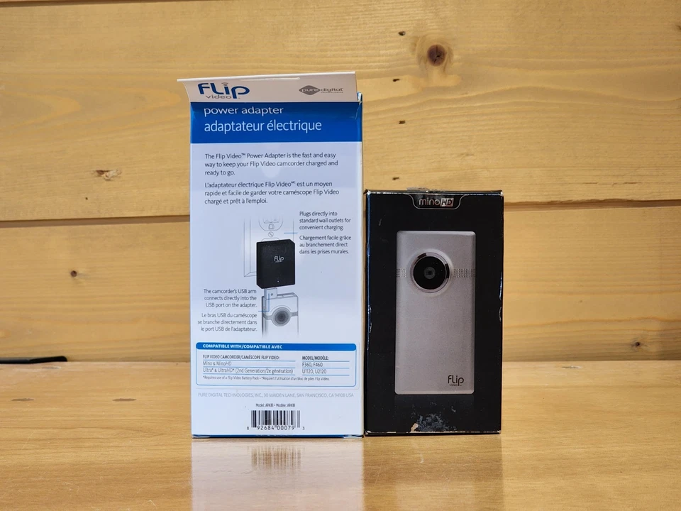 Flip MinoHD Camcorder 8 GB 2 Hour - 2nd Gen - Silver (M2120M) w/ Power Adaper - Image 3 of 4