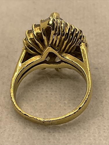 IMPRESSIVE 18K Yellow Gold Pear & Mixed Shape Diamond HEART Engagement Ring - Picture 10 of 24