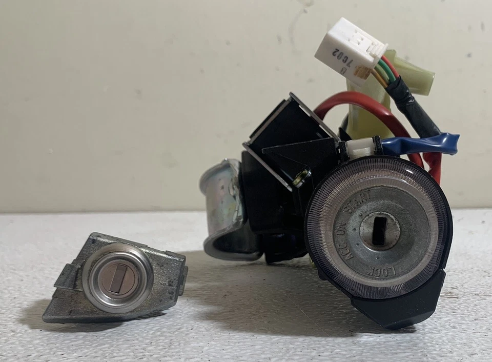 Interruptor de encendido convencional Hyundai Sonata 2017 con llave y cerradura de puerta OME usado Foto 3 de 4