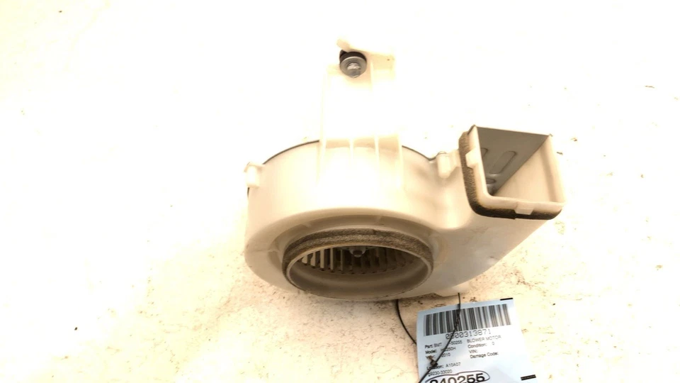 2010-2012 雷克萨斯 Hs250h 吹风机电机组件电池冷却风扇 Oem G9230-33020 — 第 3/4 张图片