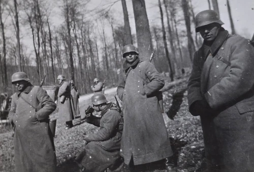 TOUGH WEHRMACHT STEEL HELMET SOLDIERS WWII WW2 German Wartime Military Photo