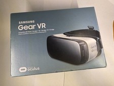 Samsung Gear VR Headset   Powered by Oculus   Never Used, Original Box  Manuals