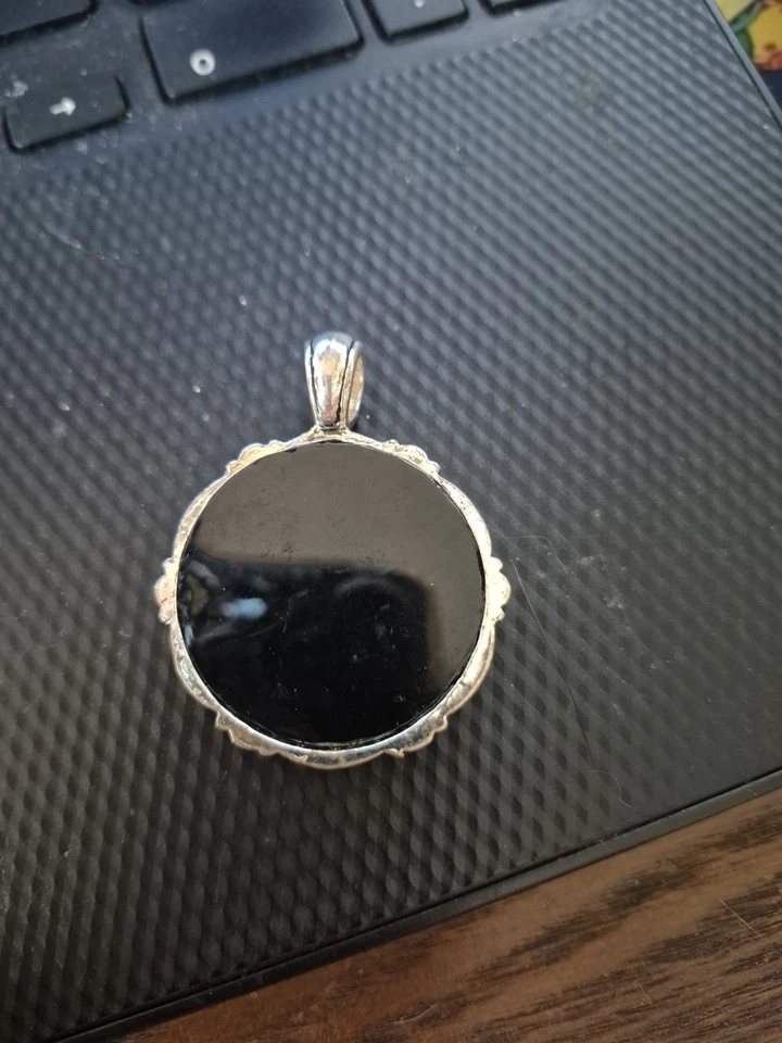 Sterling Silver 925  Celtic Knot Pendant W,black Onyx And White Clear Rhi - Image 4 of 4