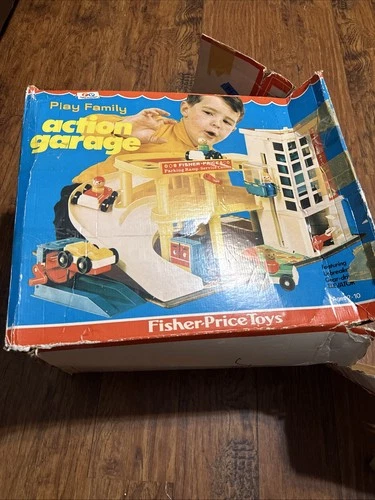 VtG 1970 Fisher Price Play Family Little People Action Garage #930 Cars & People