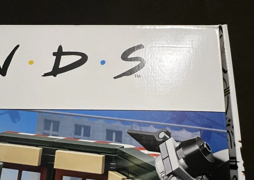 DAMAGED BOX LEGO Ideas Friends Central Perk 21319 TV Show Retired - Image 4 of 4