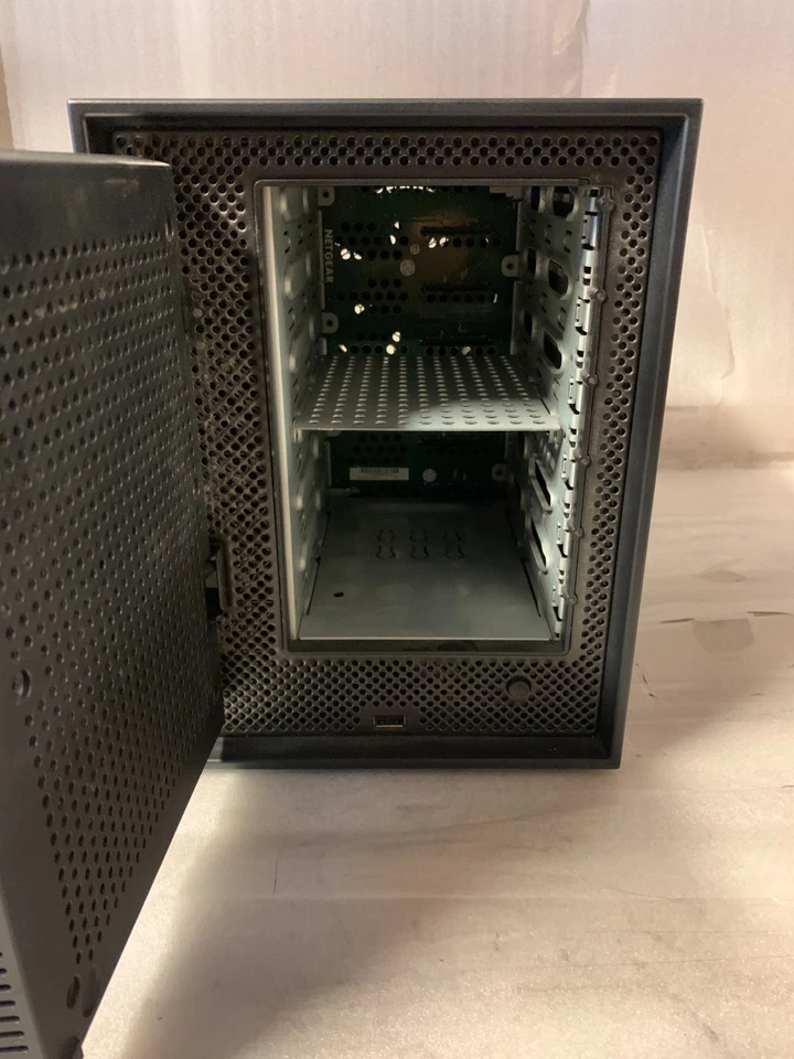 NETGEAR ReadyNAS RN51600 6-Bay | No HDD - Image 3 of 4