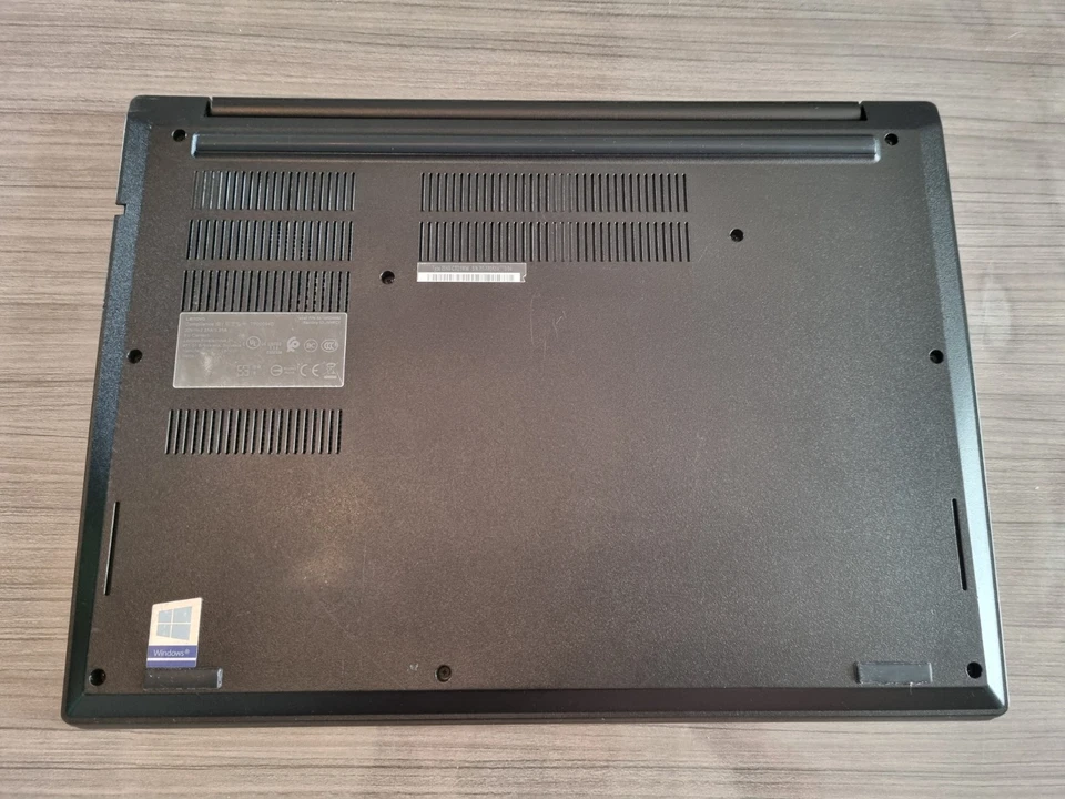 Lenovo ThinkPad E490 · i7-8565U · 8GB · 256GB, photo 4 sur 5