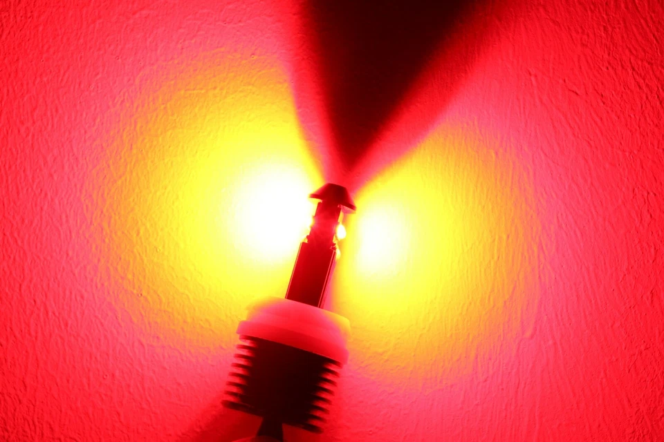 Bombilla de freno Allá Lighting RED CANBUS 7443|Bombilla trasera, lámpara súper brillante Foto 3 de 4