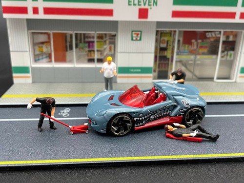 Car Mechanics. Miniature Human Figure Sets. 1:64 Scale - Picture 2 of 6