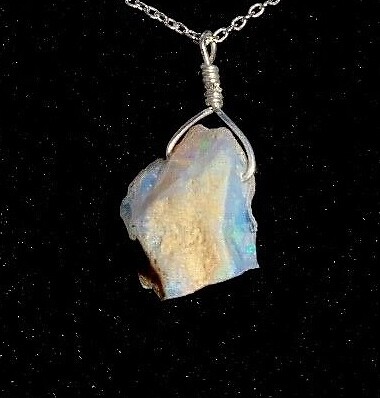 Authentic and Very Unique Natural Ethiopian Opal Pendant – - Picture 1 of 4