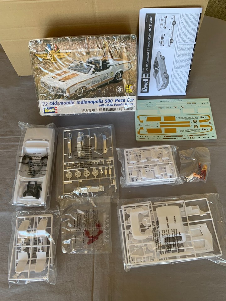 Revell 1972 Oldsmobile Indianapolis 500 Pace Car SEALED INSIDE - NIOB ...