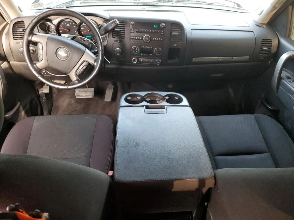 Fuse Box Engine Duramax Fits 10-14 SIERRA 2500 PICKUP 2717415 Foto 2 de 4