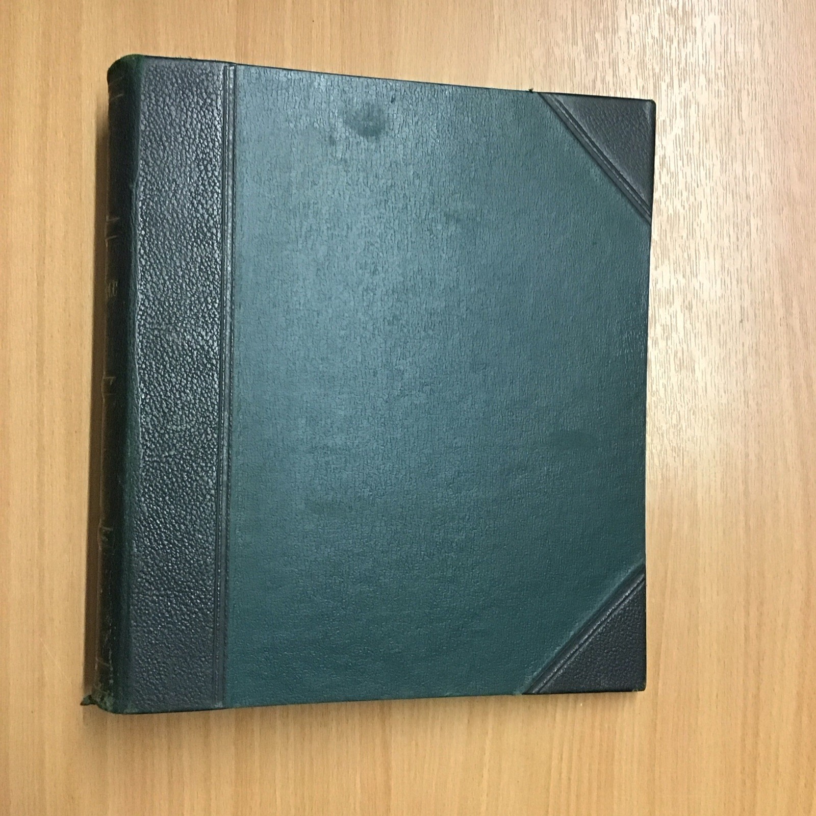 Stanley Gibbons Philatelic Album With Slipcase No Leaves 