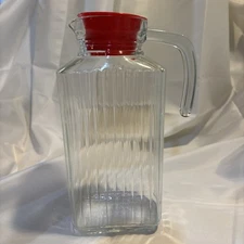 VTG Ribbed Glass 10.5" Refrigerator Pitcher w/ Red Lid Unmarked w/ Handle
