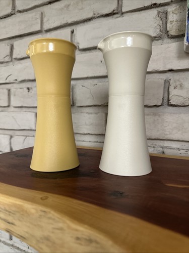 2 Vintage Tupperware 8 oz Oil & Vinegar /Salad Dressing Cruet, 1246-12 & 1246-8 - Picture 4 of 7