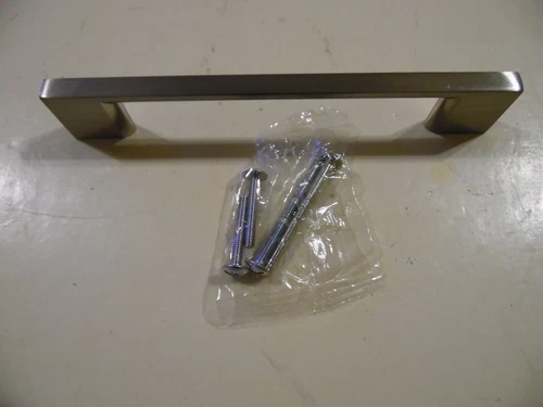 Top Knobs Satin Nickel Door/Drawer Bar Pull 5 in. Center to Center, 6-1/8 L - Picture 2 of 2