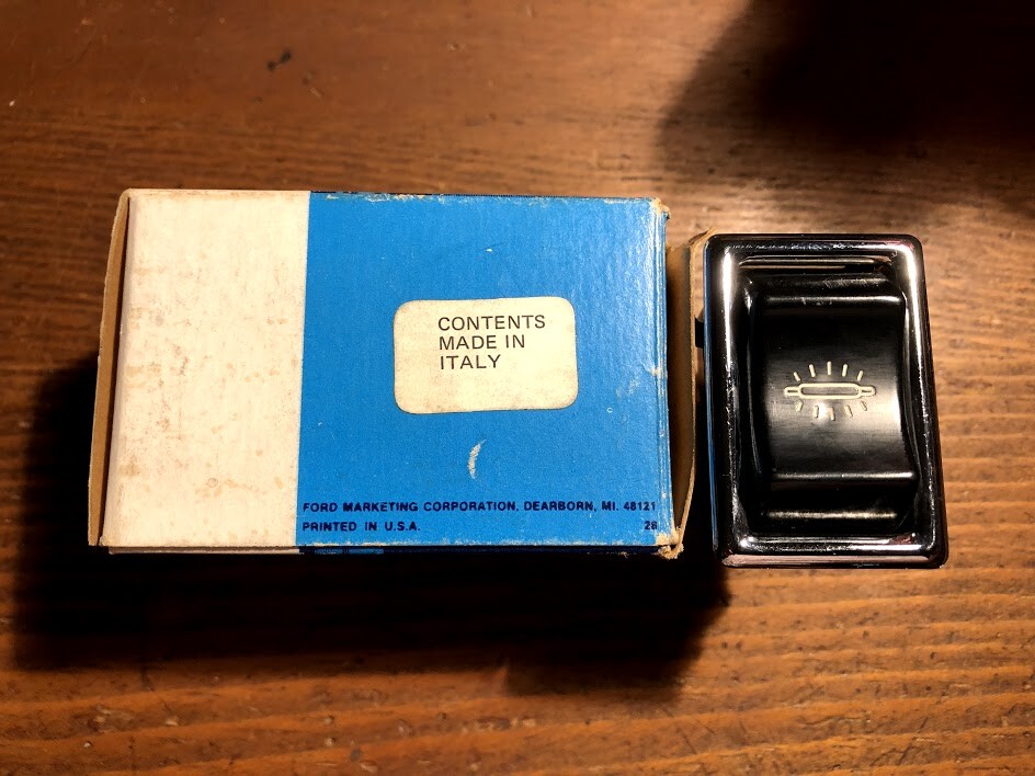NOS Ford 1971 De Tomaso Pantera Courtesy Light Lamp Switch