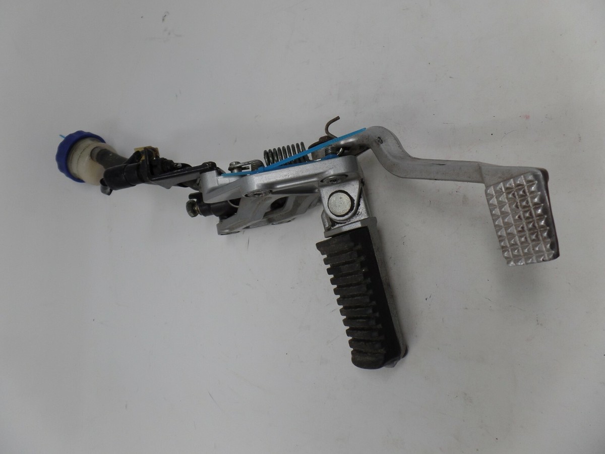 まさまさ 1985 Kawasaki ZX900 Ninja K238-1) right rear foot peg mount