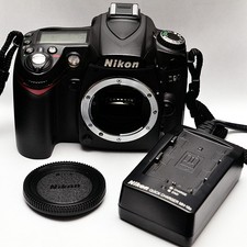 NIKON D90 DX  BODY NUR 12762 KLICKS