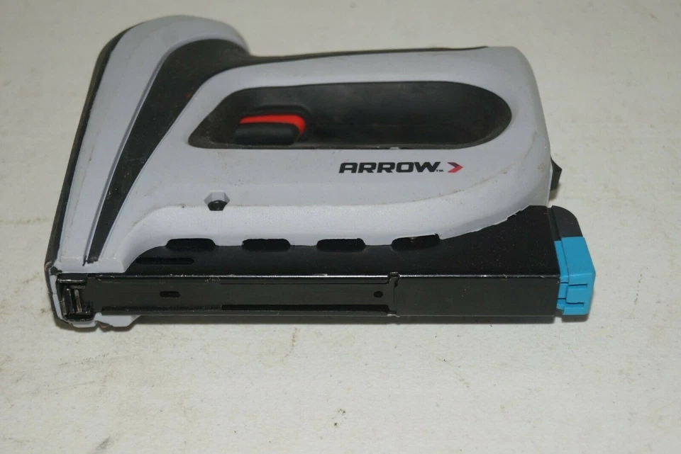 Arrow Fastener Cordless Electric Staple Gun T50DCD U694 - Image 2 of 4