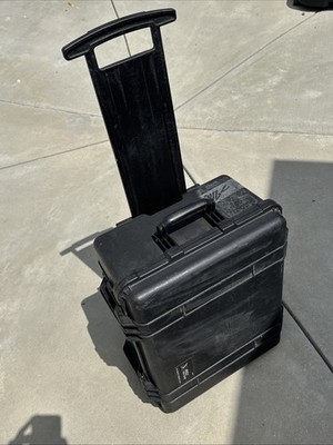 Peli Pelican 1560 Watertight Hard Case with Insert, with Wheels - Black