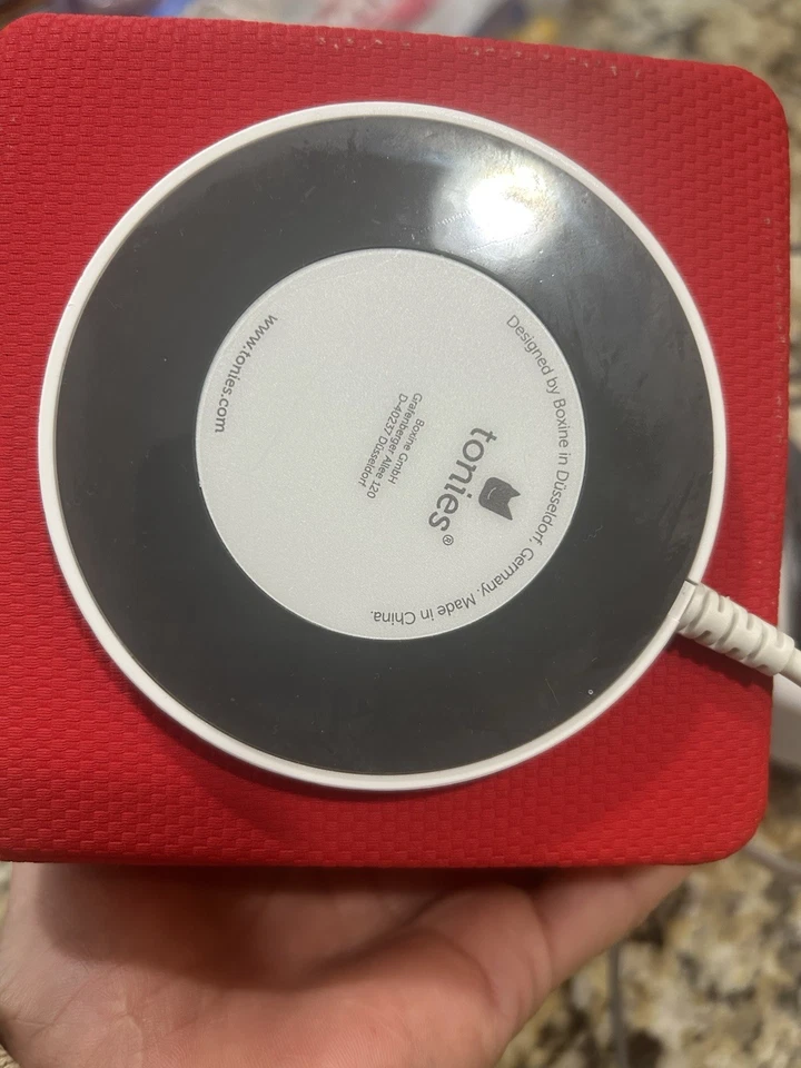 Red Toniebox  and Charger + 7 Tonies + Earphones Bundle - Image 3 of 4