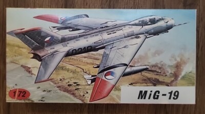 VINTAGE KP Model 1/72 MiG-19 Model Kit