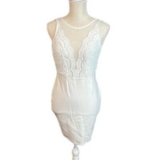 Lulus Sleeveless Mini Dress White Cream Lace Scallops Womens Size M Bride Bridal