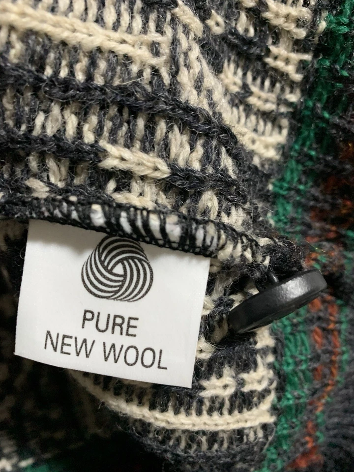 Pure New Wool Made In UK button detailed knitted jumper cardigan size 12 - Image 3 of 4