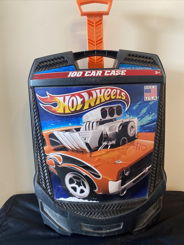 13 1/2” Hot Wheels 100 Car Carry Case Rolling Storage & Lot Of Vintage