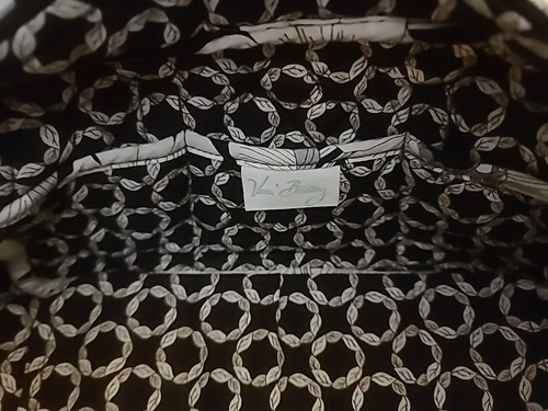 Vera Bradley Black And White Floral Pattern Quilted Handbag Very Clean  - Imagen 6 de 12