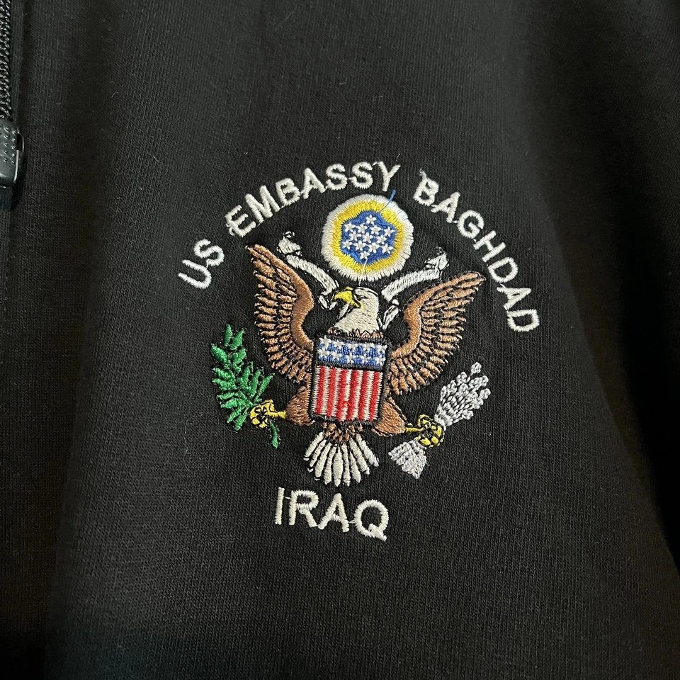 Chaqueta con Capucha Negra Cremallera Completa Vintage Embajada de Estados Unidos Bagdad Irak XL Logo Bordado Foto 4 de 4