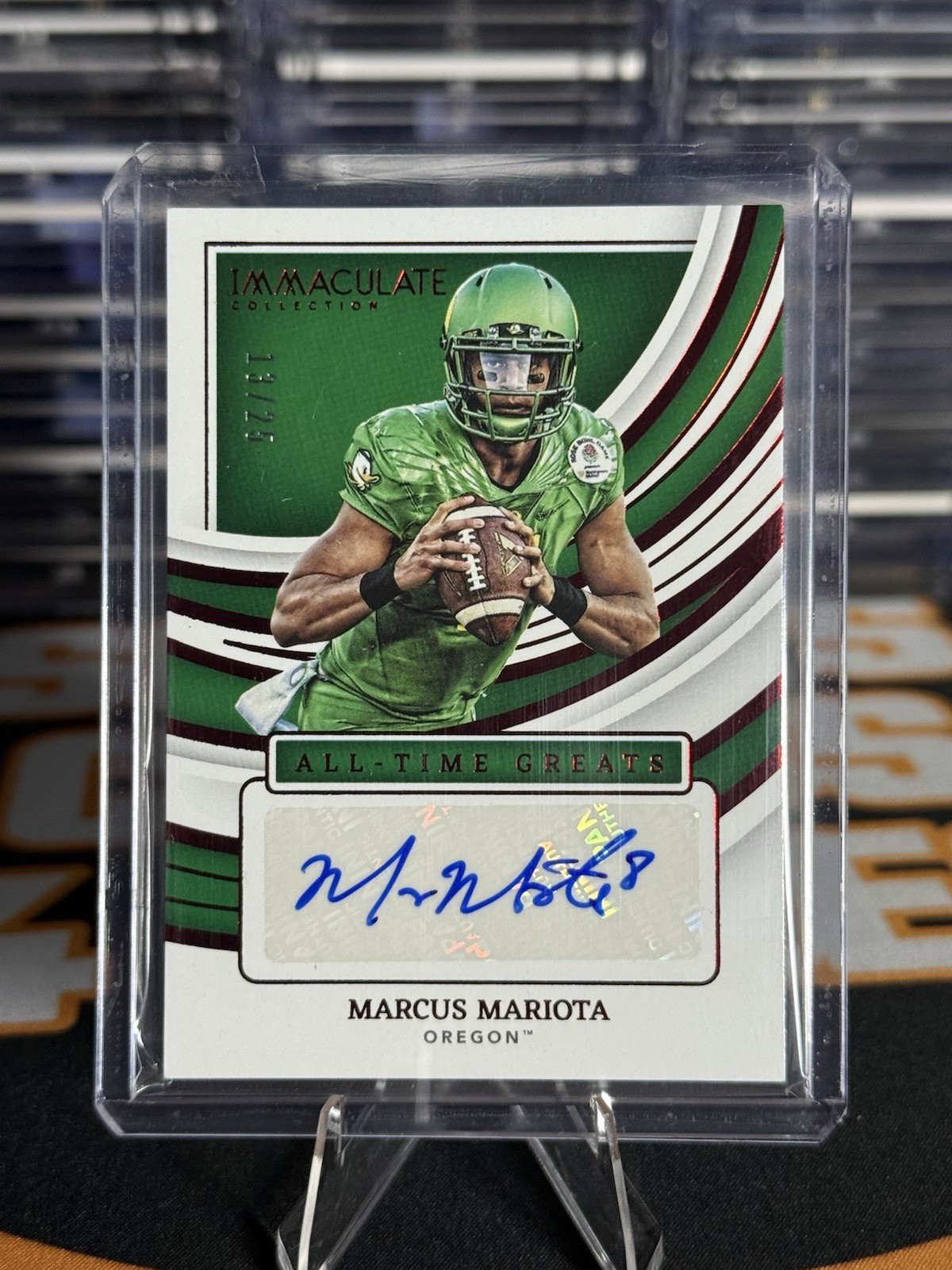 2022 Panini Immaculate Collection Collegiate - Marcus Mariota AUTO Ruby /25  view 3