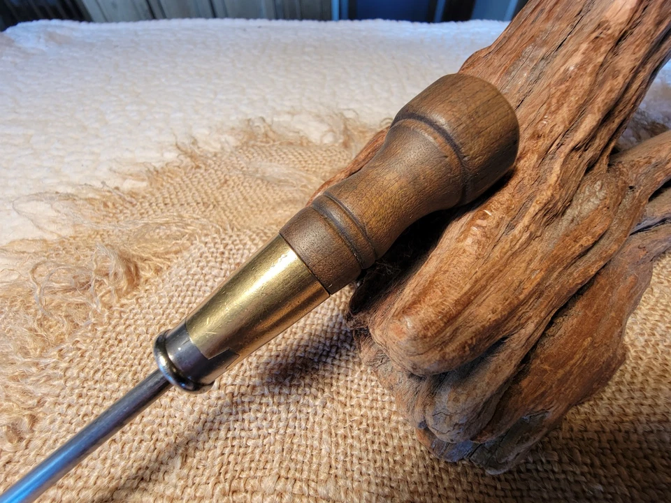 Antiguo destornillador Winchester 716-8 mango de madera Foto 4 de 4