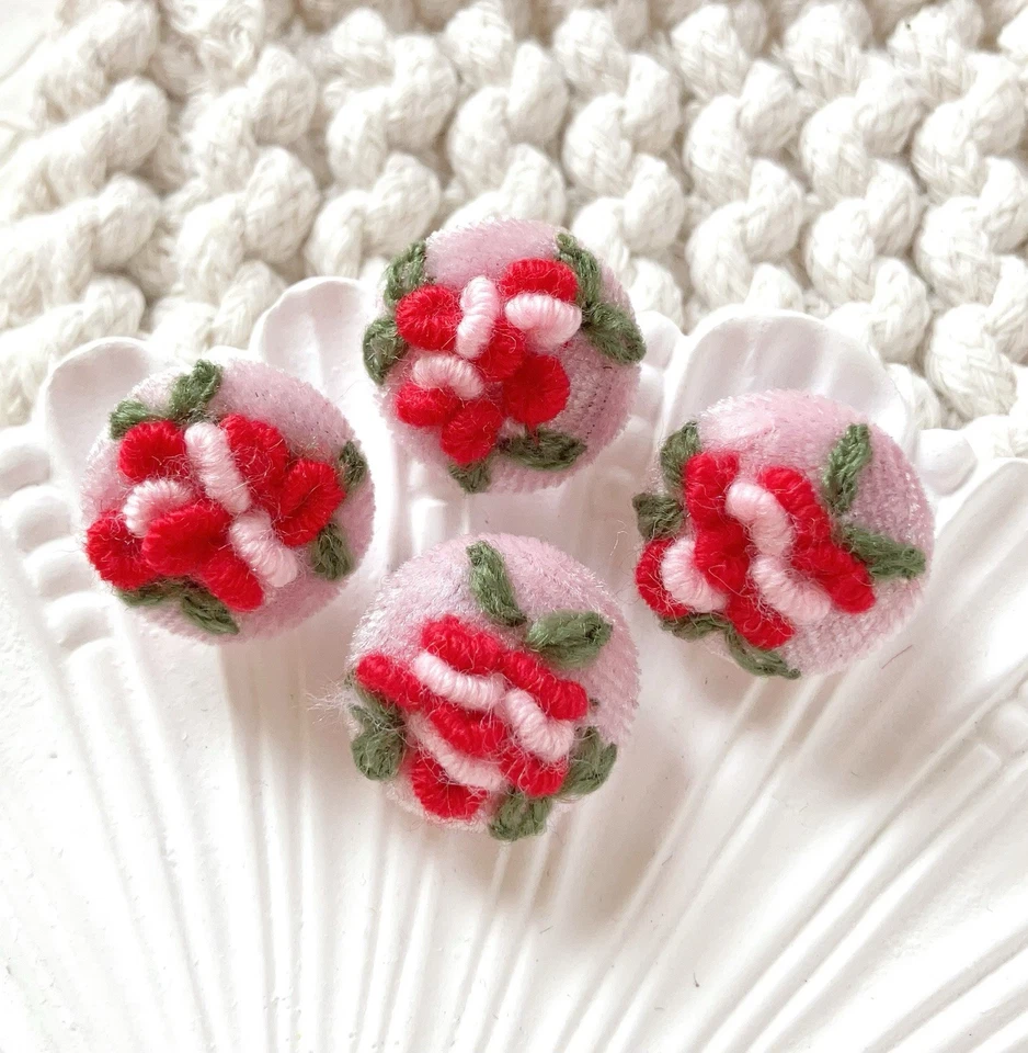 2pcs 18mm Pink red flower embroidered velvet   fabric covered shank buttons - Image 2 of 3